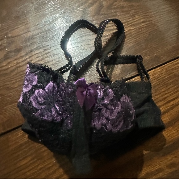 Black bras with lace - Picture 2 of 3